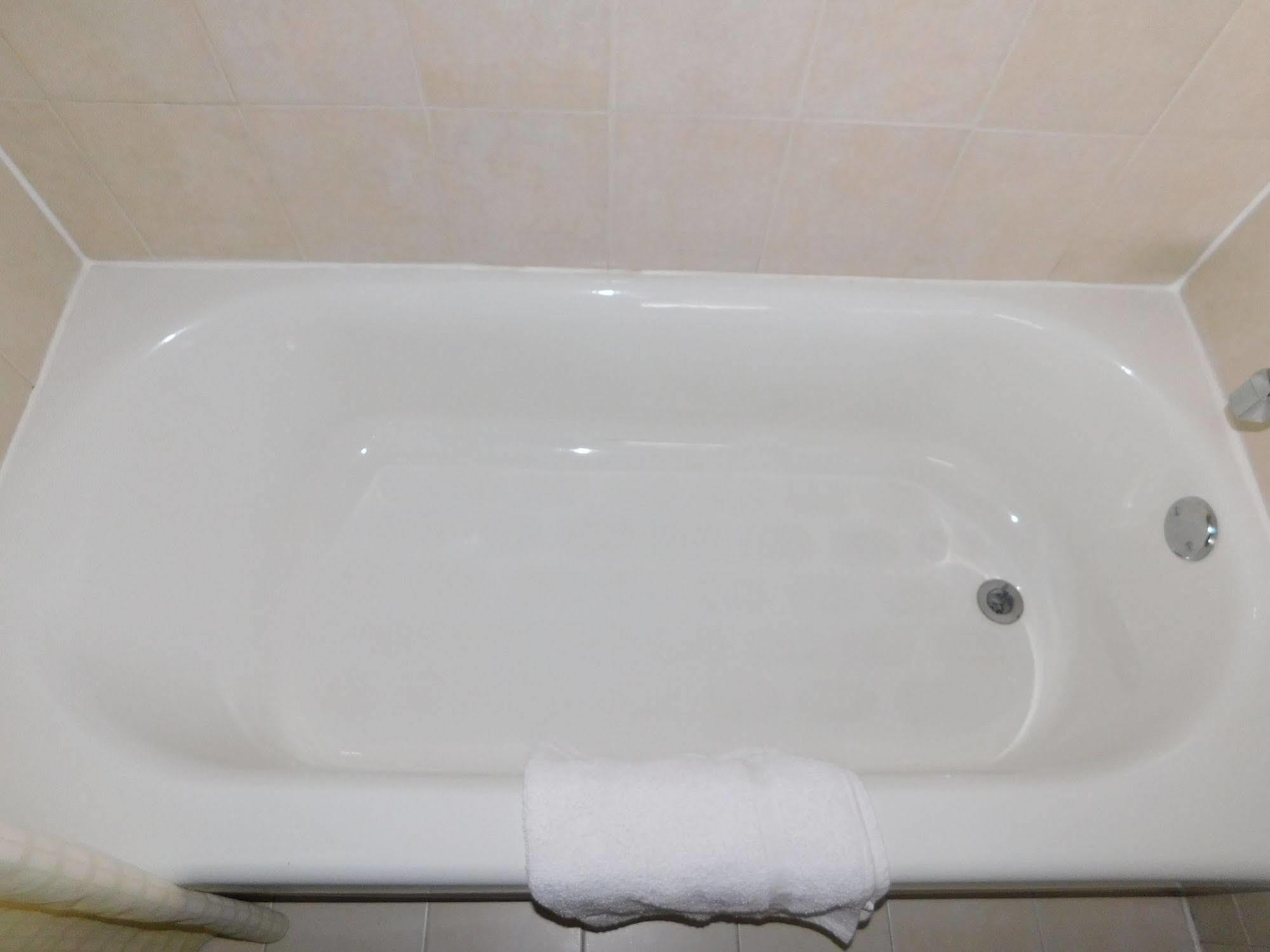 Hotel Vicenza Monmouth Junction Esterno foto